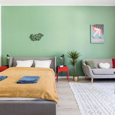 Stylish And Colourful Apartment In The City Centre Budapest Exterior photo